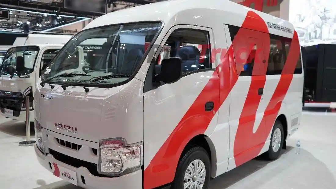 Foto - Perayaan Setengah Abad, Isuzu Luncurkan Traga Edisi Khusus