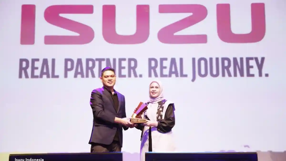 Foto - Isuzu Raih Penghargaan Top Brand dan Wow Brand 2025