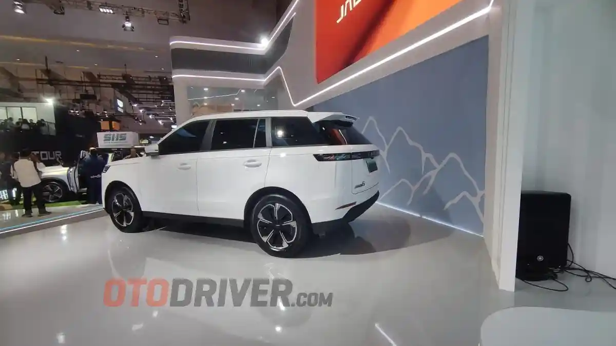 Foto - Jaecoo J5 EV, Justru Lakukan Debut Dunia Di Indonesia