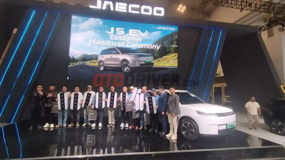 Berita - Pesanan Tembus 6.000 Unit, Jaecoo J5 Lakukan Handover