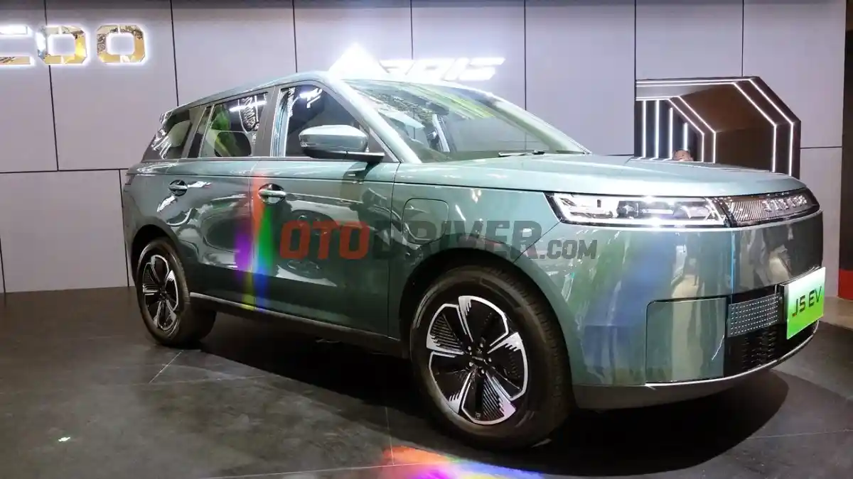 Berita - Jaecoo Luncurkan J5, Harga Booking Mulai Rp 350 Jutaan Di GIIAS 2025