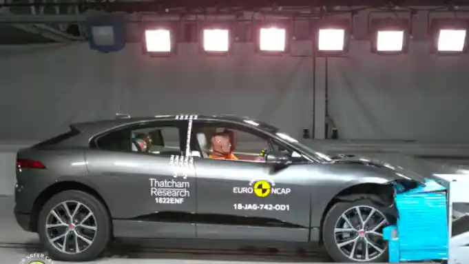 Crash Test - VIDEO: Crash Test Jaguar I-PACE (Euro NCAP)