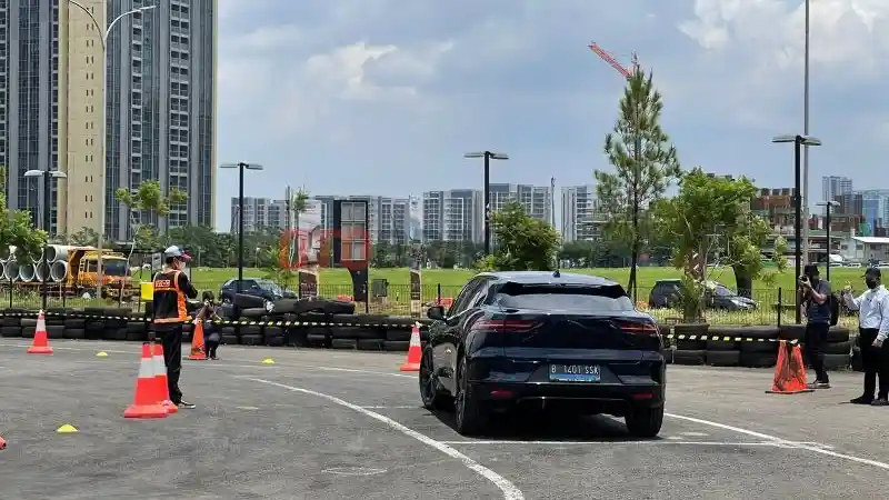 Foto - Jika Tidak Pesan Jaguar I-PACE Sekarang, Siap-Siap Tunggu 1 Tahun