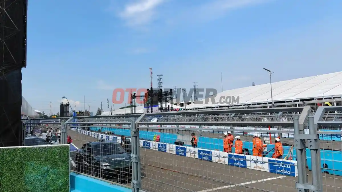 Foto - Pusat Perbelanjaan Tertua di Indonesia Jadi Sponsor Utama Jakarta E-Prix 2025