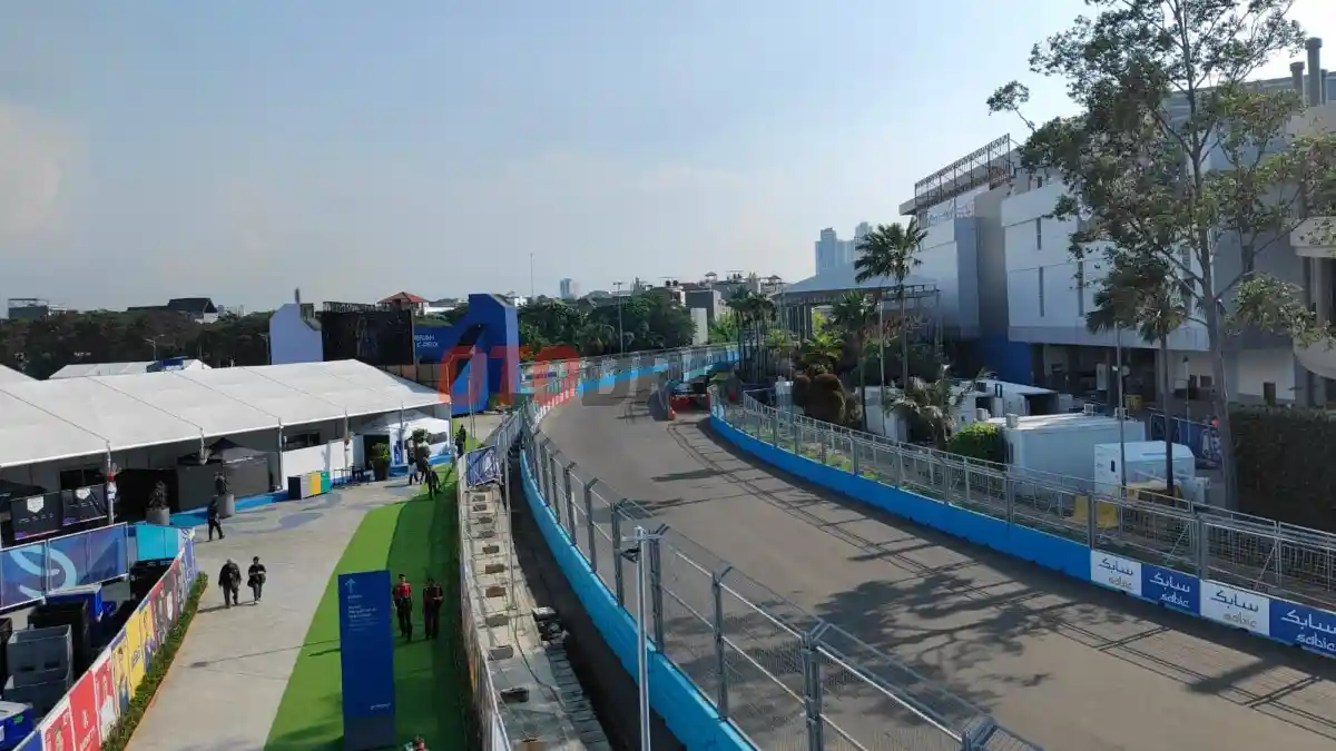 Foto - Pusat Perbelanjaan Tertua di Indonesia Jadi Sponsor Utama Jakarta E-Prix 2025