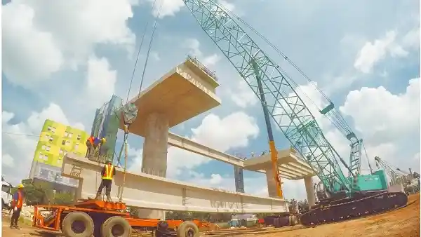 Foto - Jalan Tol Kunciran - Cengkareng Terhambat Karena Hal Ini