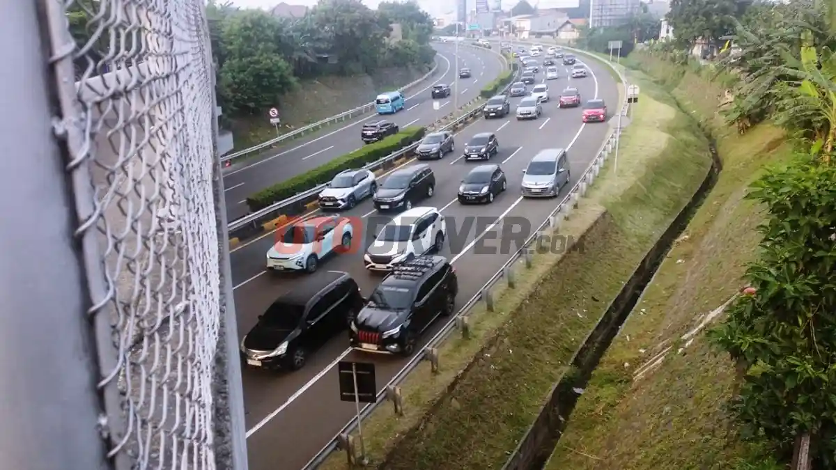 Foto - Korlantas Polri: Atur Waktu Selama Masa Nataru Agar Tidak Terburu-Buru Di Jalan