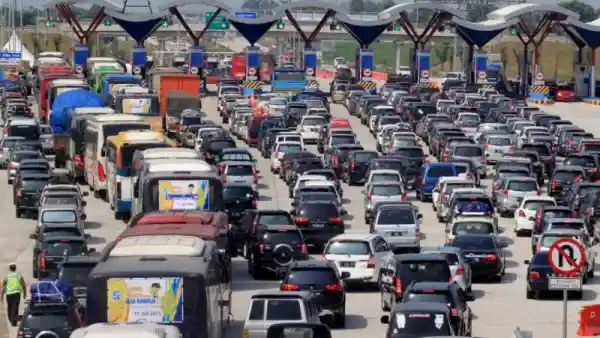 Berita - Jasa Marga: Volume Arus Mudik Natal 2015 Meningkat 14,07 %