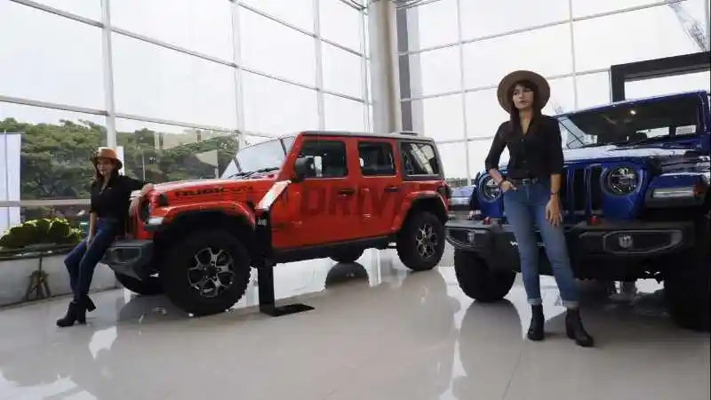 Foto - Jeep Resmikan Dealer Baru di Bintaro Berstandar Dunia