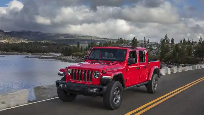 Foto - Intip Jeep Gladiator Rubicon, Pikap Termahal Di Indonesia