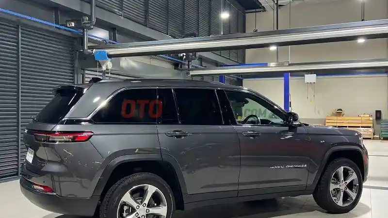 Foto - Jeep Grand Cherokee Resmi Diluncurkan, Harga Rp 1,755 Miliar Off-the road (15 FOTO)