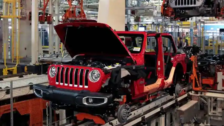Berita - Produksi Jeep Wrangler dan Gladiator Tersendat Gara-Gara Badai Musim Dingin