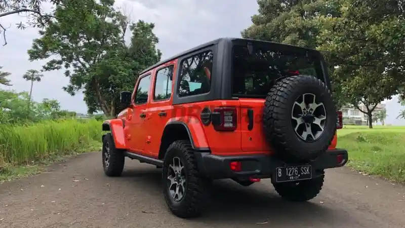 Foto - Hore, Mulai Januari 2025 Pemilik Jeep Bisa Servis Di Bengkel Resmi
