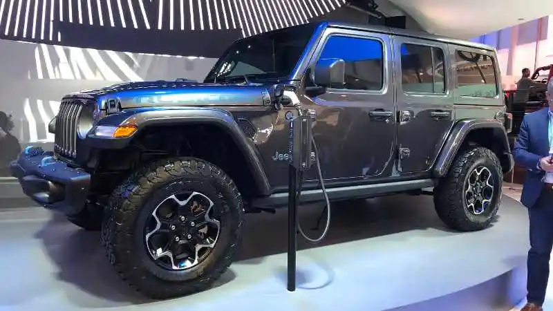 Foto - Tertarik Dengan Jeep Wrangler PHEV? Ini Keunggulan dan Harganya