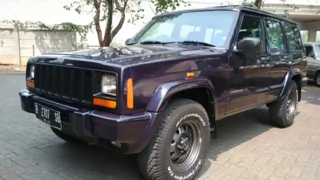 Foto - Mobil Lawas Sebagai Sumber Investasi