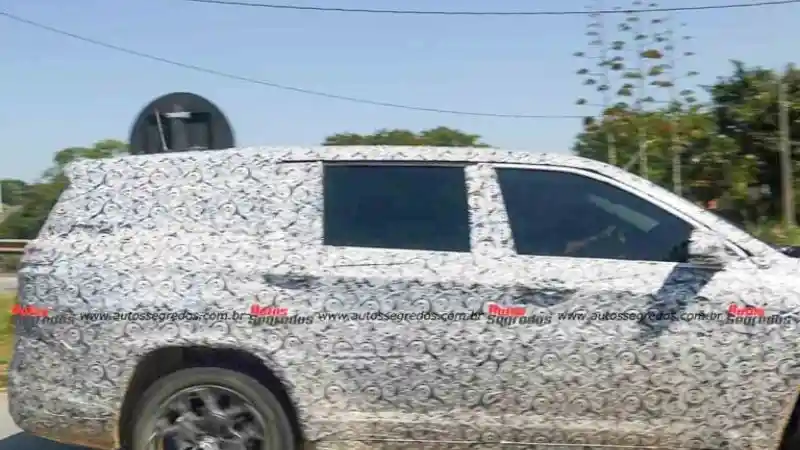 Foto - SPY SHOT: Jeep 7 Seater Untuk Pasar Indonesia?