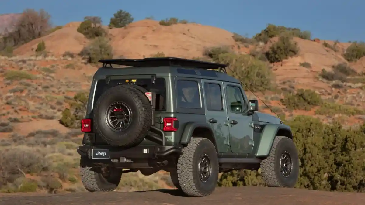 Foto - Jeep Sodorkan Modifikasi Bergaya Klasik Pada Wrangler