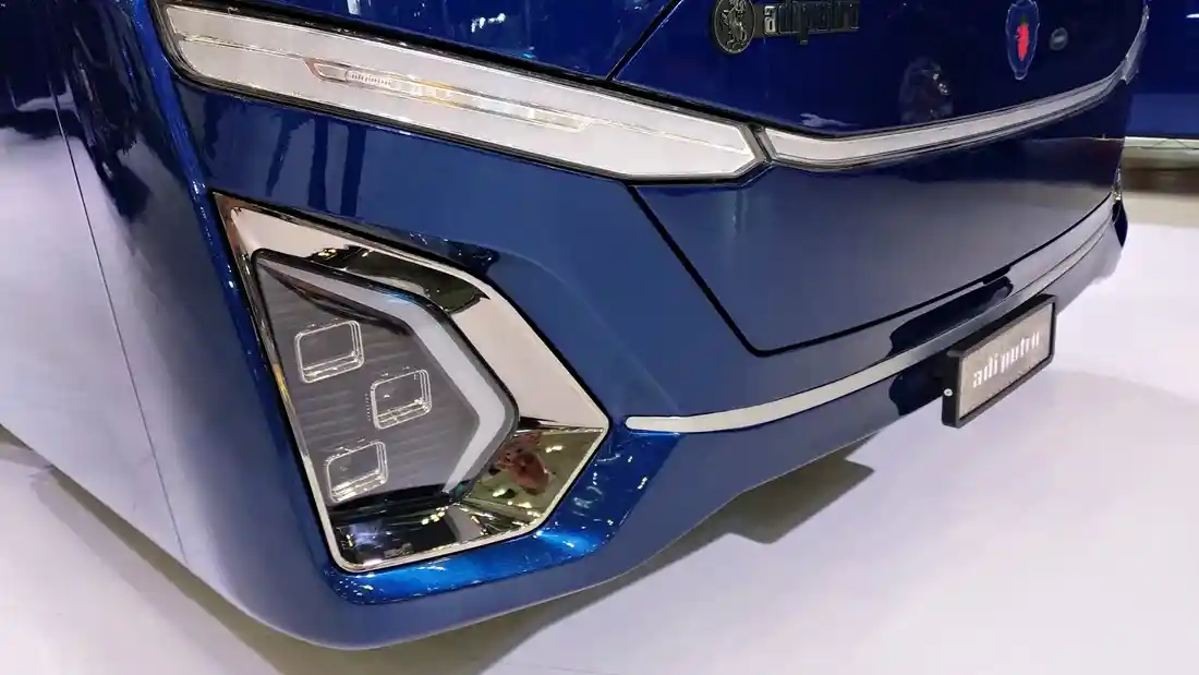 Foto - Ternyata Jetbus 5 Versi 'KW' Makin Marak