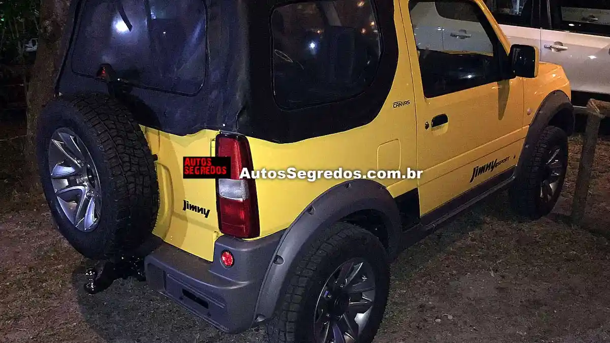 Foto - Suzuki Jimny Atap Kanvas Muncul di Brazil