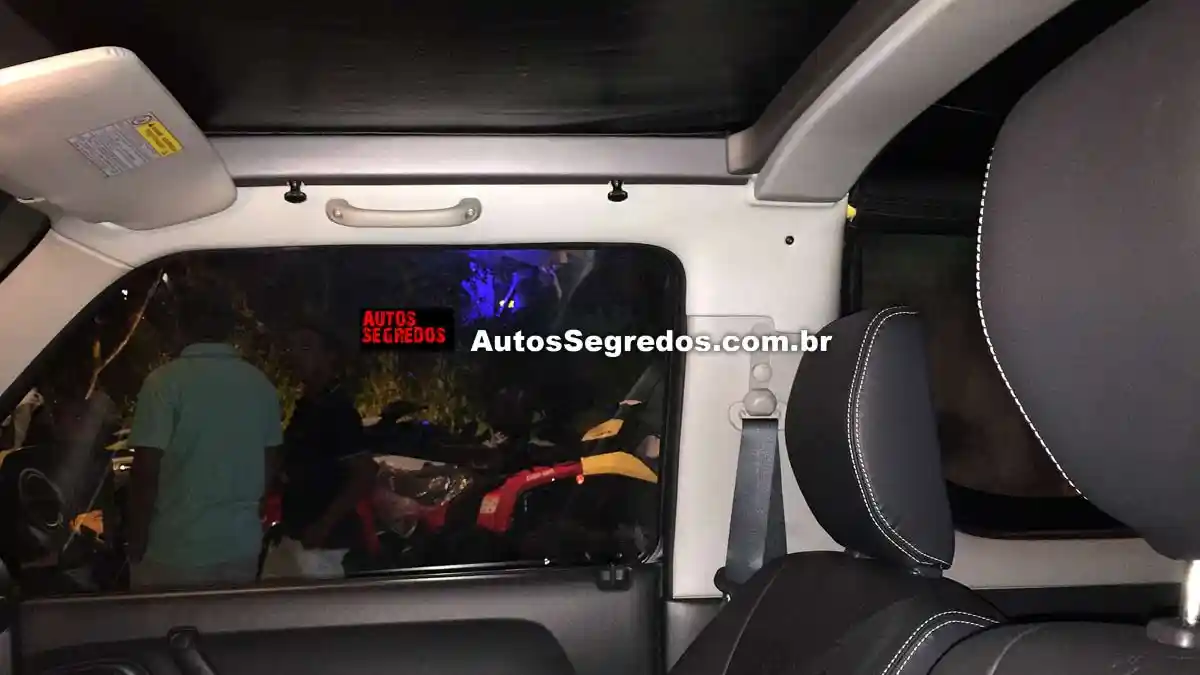 Foto - Suzuki Jimny Atap Kanvas Muncul di Brazil