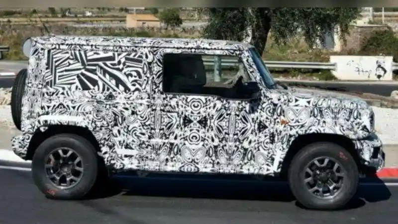 Foto - Jimny 5 Pintu Kejepret Kamera Telanjang Tanpa Kamuflase. Asli Atau Hoax?