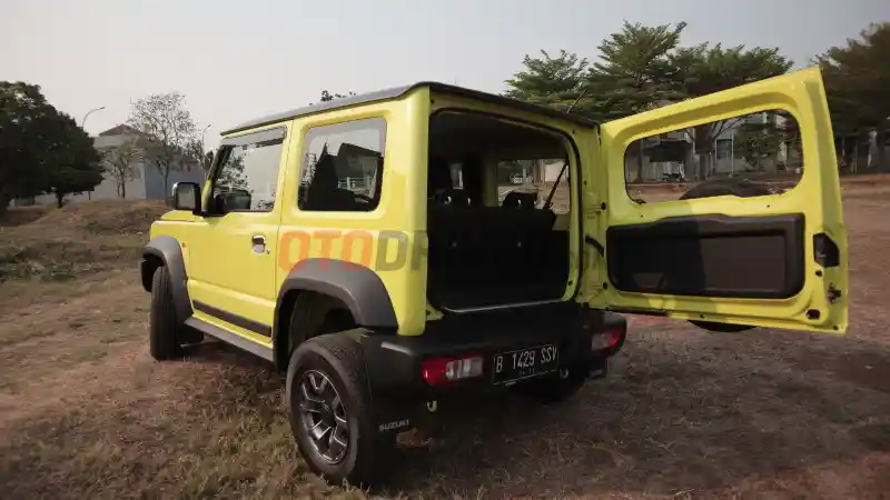 Foto - Suzuki Stop Penjualan Jimny Sementara di Eropa Karena Masalah ini