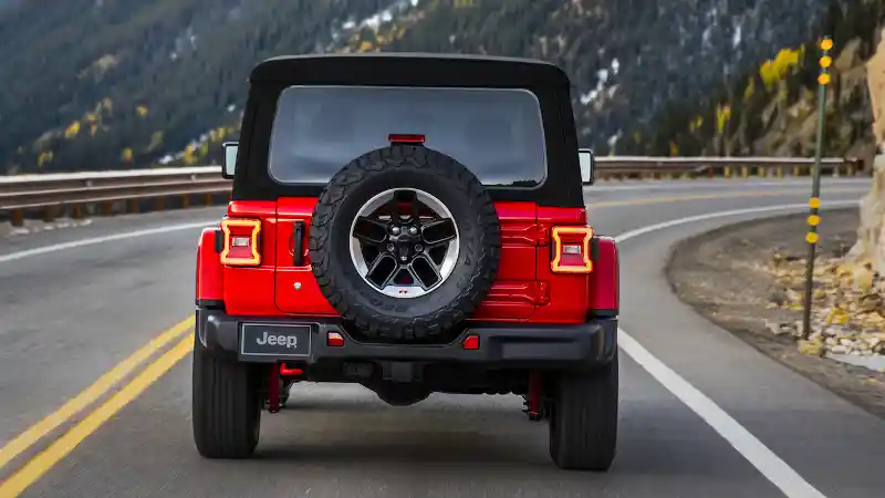 Foto - Jeep JL Wrangler di Indonesia Sama Dengan Yang Dijajakan Di Amerika? 