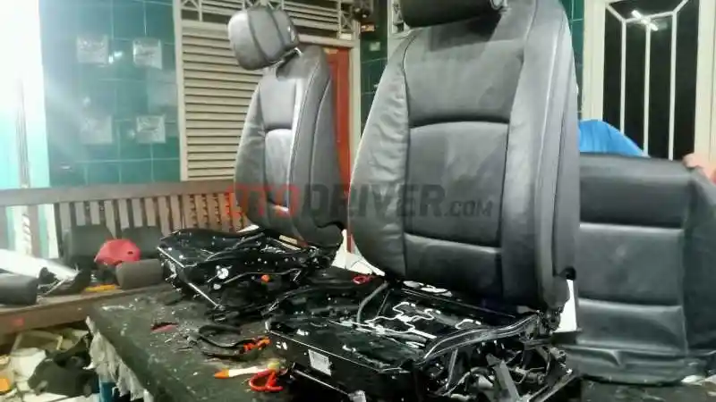 Foto - Sering Disepelekan, Ini Kesalahan Mencuci Jok Mobil 