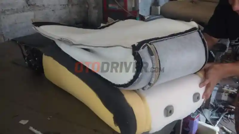 Foto - Mitsubishi Xpander Ganti Kulit Jok Pakai Bahan Sintetik, Siapkan RP 5 juta