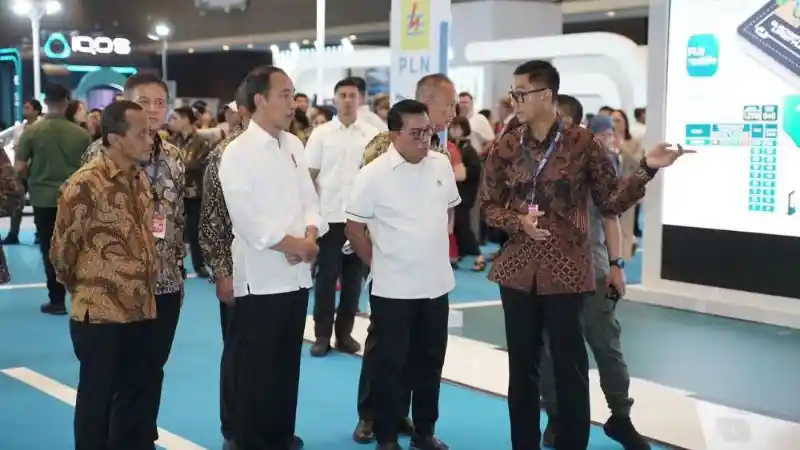 Foto - Jokowi Optimis Indonesia Punya Ekosistem Sendiri Untuk Kendaraan Listrik
