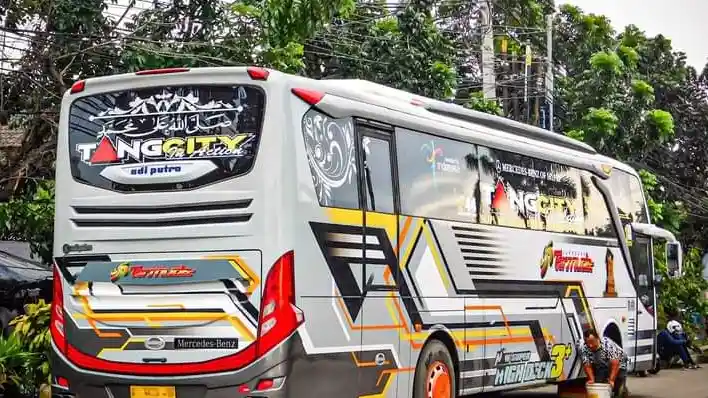 Bus - Mercedes-Benz OF 1623 Ini Bikin Heboh Penggemar Bus, Kenapa?
