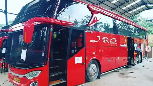 Bus - Ternyata Ada Bus Social Distancing di Aceh, Paling Mewah?