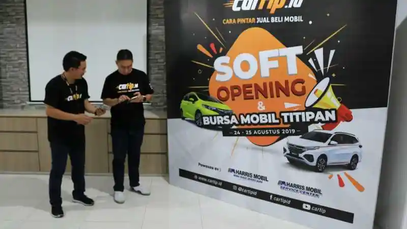 Foto - Jasa Jual-Beli Mobil Bekas Satu ini Jadi 'Mak Comblang'
