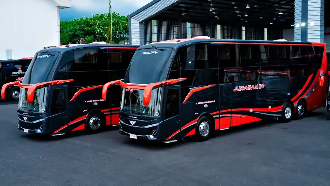 Foto - Double Decker Full Sleeper Juragan 99 Trans, Pertama Di Indonesia