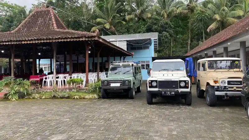 Foto - Komunitas Kagama 4x4 Adventure Rayakan Ultah Dengan Sunatan Massal
