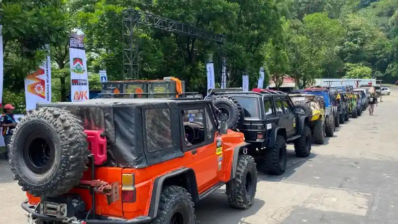 Foto - Kagama 4x4 Gelar Event Off-Road Perdana Di Jatiluhur
