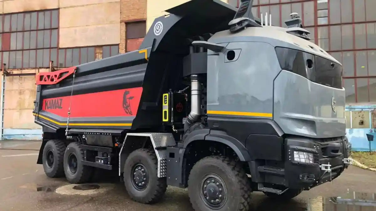 Truk - Kamaz ‘Robocop’, Dikemudikan Oleh Sensor