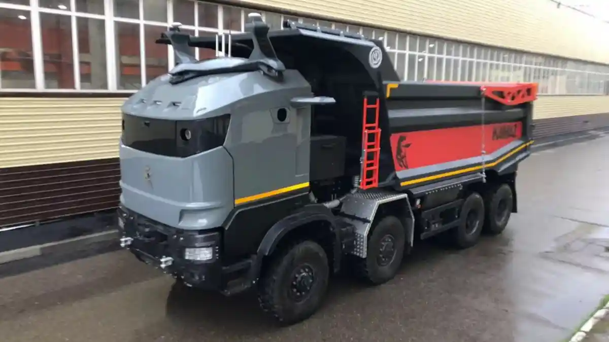 Foto - Kamaz ‘Robocop’, Dikemudikan Oleh Sensor