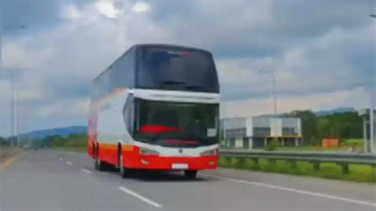 Bus - Keuntungan Bus Dari Karoseri Tentrem Yang Menggunakan Kamera Pengganti Cermin Spion