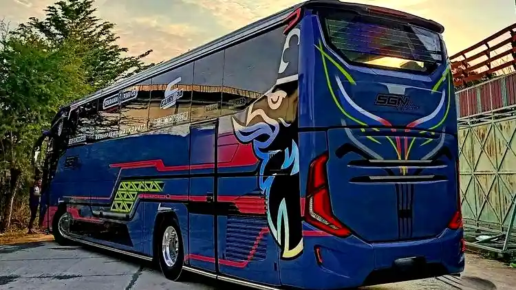Foto - Titanium: Model Terbaru Garapan Karoseri K3 Semarang