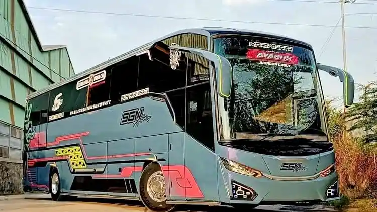 Foto - Titanium: Model Terbaru Garapan Karoseri K3 Semarang