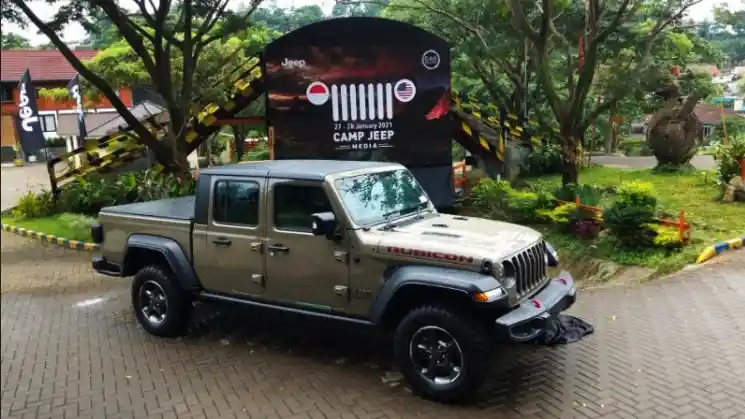 Pikap - Tembus Rp 2 Miliar, Jeep Gladiator Jadi Double Cabin Termahal Di Indonesia