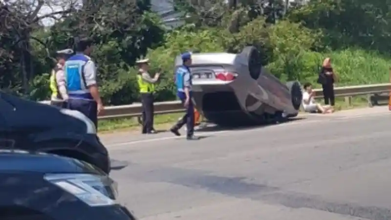 Foto - 3 Mobil Kecelakaan di Hari Pertama Kerja 2019