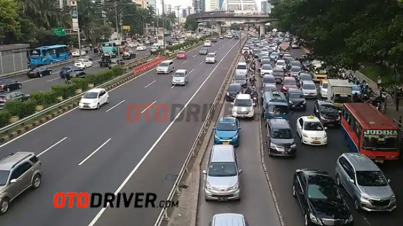 Berita - Lalu Lintas Jakarta: Waktu Tempuh Per 10 Kilometer Yaitu 19 Menit