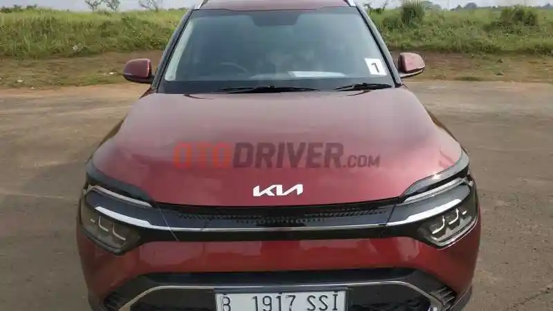 Foto - First Drive Kia Carens 1.5L, Suspensi Empuk Cocok Diperkotaan 