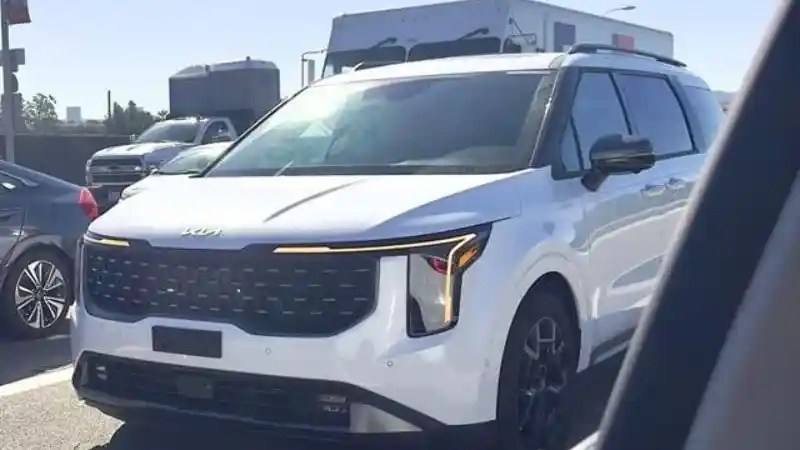 Foto - KIA Carnival Hybrid Segera Meluncur, Ini Spesifikasi Mesinnya