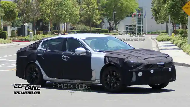 Berita - SPY SHOT: Kia GT 2018
