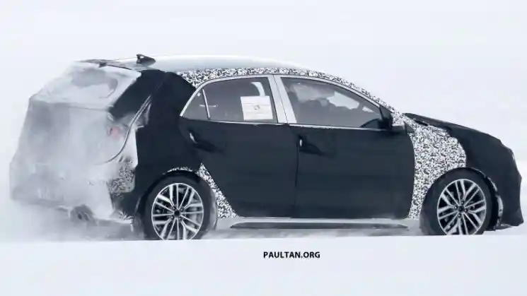 Foto - SPY SHOT: Kia Rio Facelift 2020