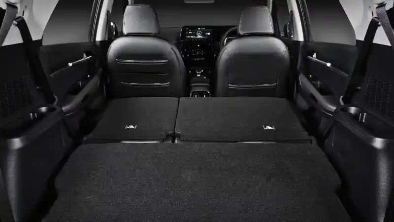 Foto - Ini Langkah Re-Engineering Kia Sonet Untuk Menjadi 7 Seater