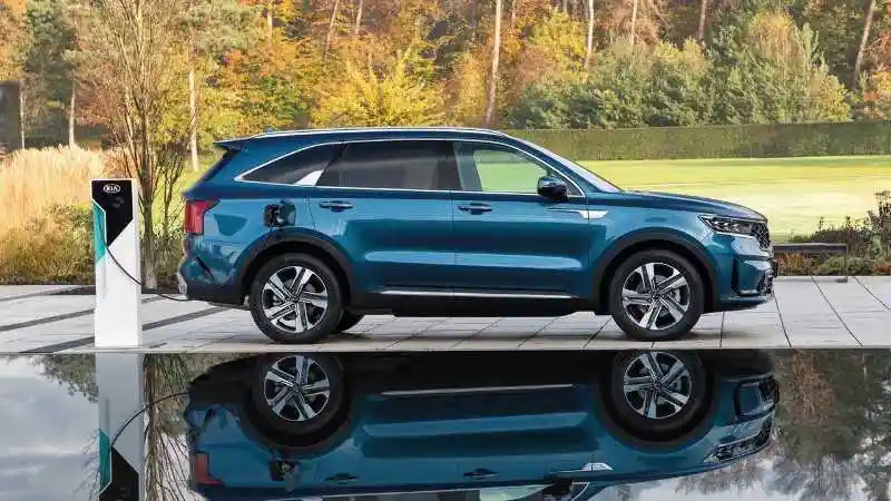 Mobil Listrik - Kia Sorento PHEV Resmi Dipasarkan, Bisa Tempuh Jarak Hingga 740 Km